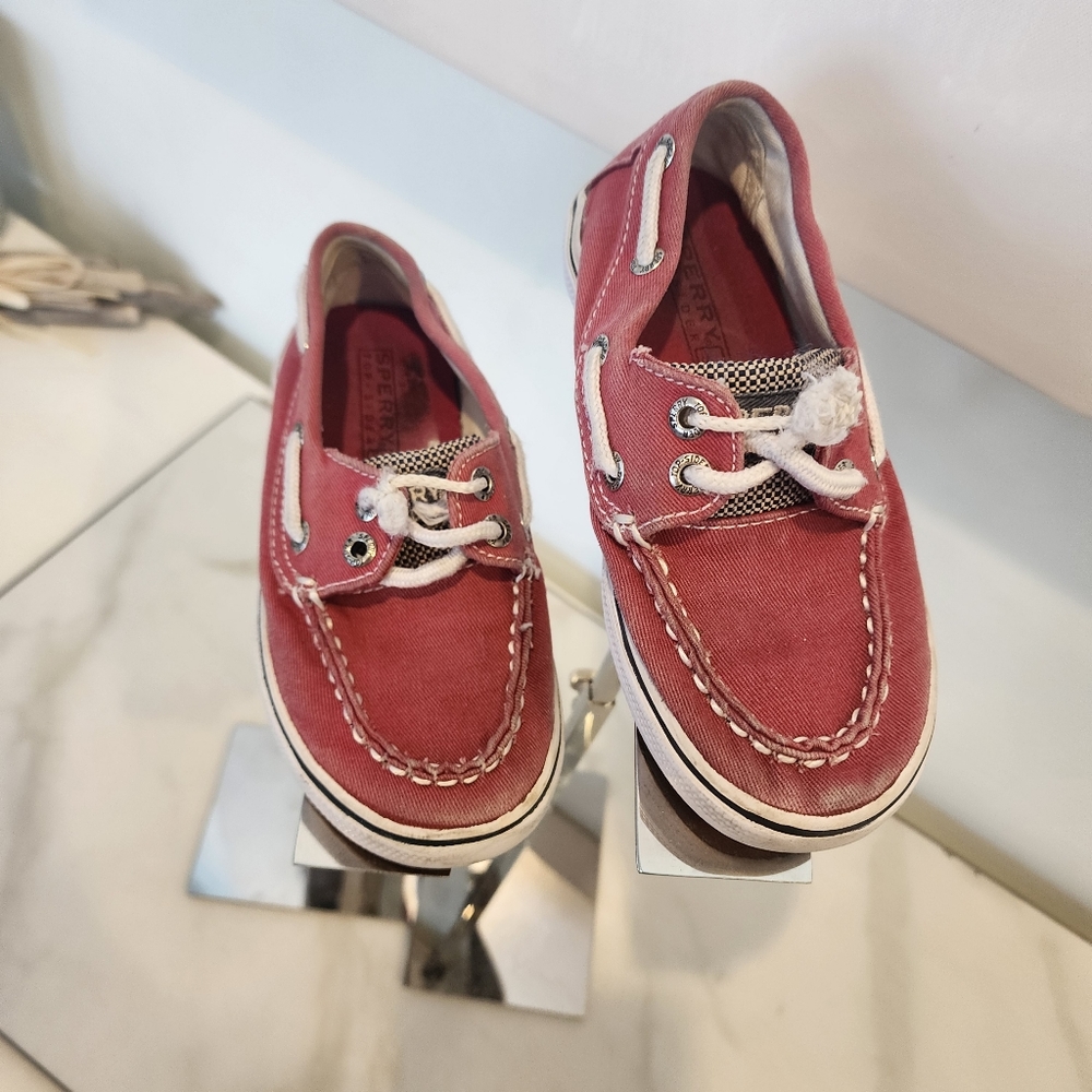 SPERRY TOP SIDER, boy's size 10m, super cut-red stretch (faux lace) boat shoes. - Picture 3 of 13